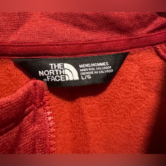 The North Face Mens Red 1/2 zip pullover. Size Large - Picture 3 of 4
